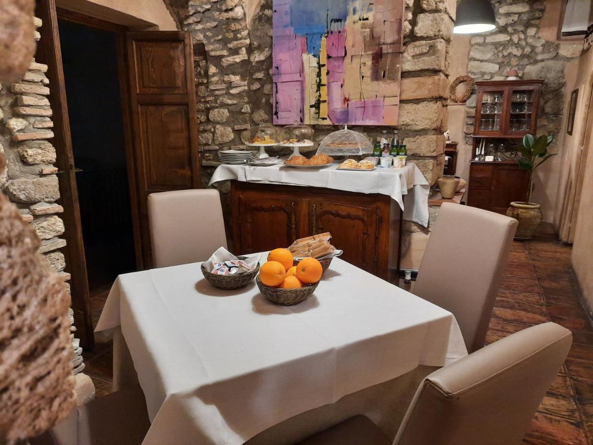 אנגני Affittacamere La Piazzetta מראה חיצוני תמונה