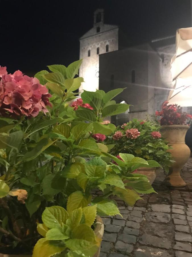 אנגני Affittacamere La Piazzetta מראה חיצוני תמונה